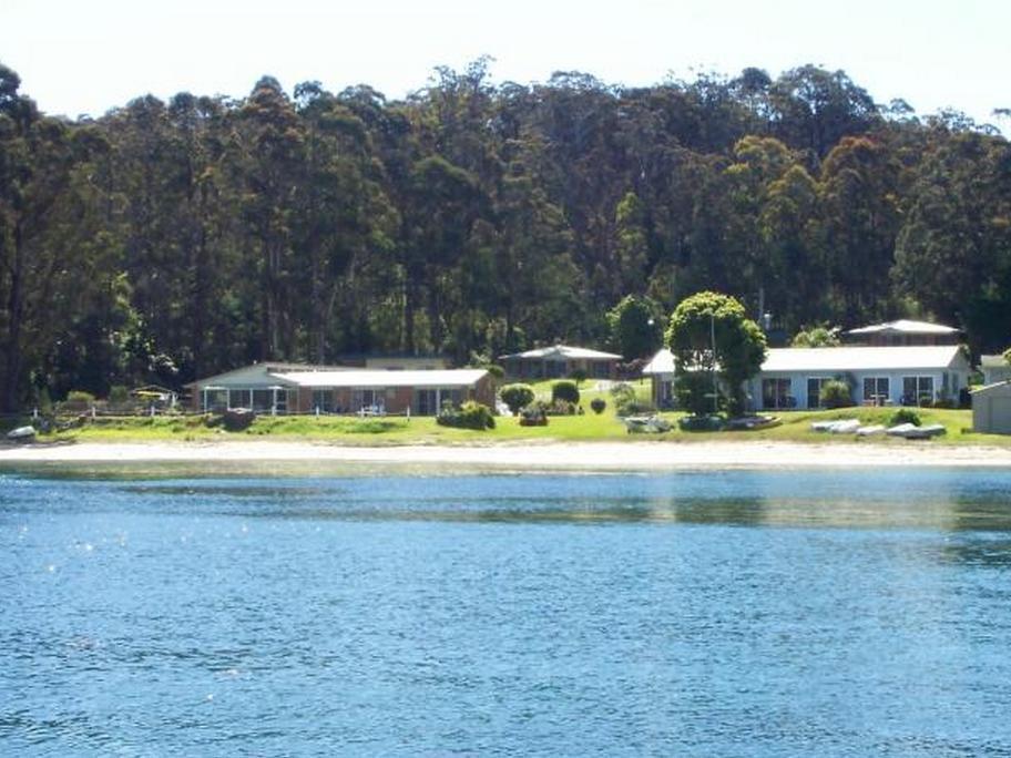 Quarantine Bay Beach Cottages Eden Eksteriør billede