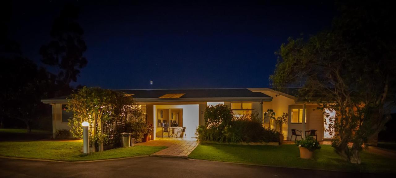 Quarantine Bay Beach Cottages Eden Eksteriør billede